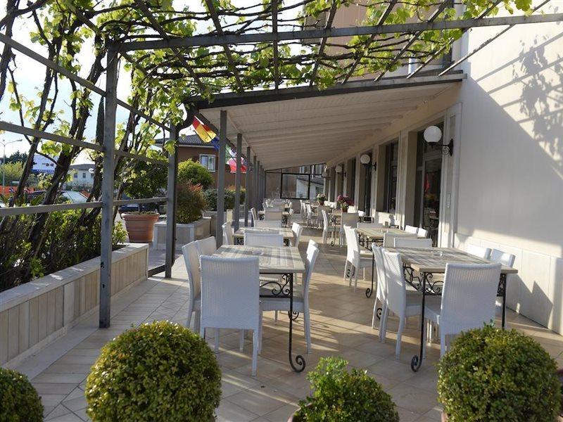 Hotel San Benedetto Peschiera del Garda Exterior photo